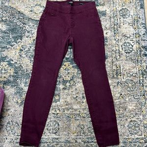 Nine West pull on skinny jeans purple/wine size 8